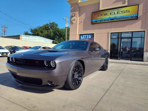 Used 2015 Dodge Challenger R/T w/ Quick Order Package 22B R/T RWD image 8
