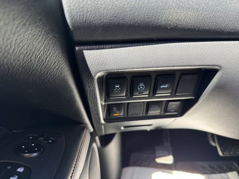 Used 2020 Nissan Pathfinder SL AWD/4WD image 23