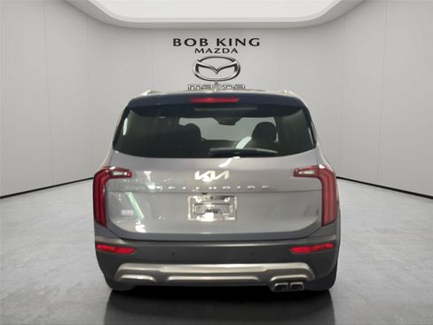 Used 2022 Kia Telluride S FWD image 4