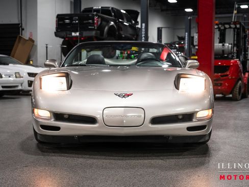 Used 2002 Chevrolet Corvette Convertible w/ Preferred Equipment Group2 image 8