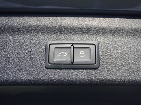 Used 2022 Audi Q3 2.0T Premium w/ Convenience Package image 58