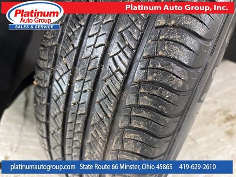 Used 2023 GMC Acadia SLE w/ Driver Convenience Package image 21