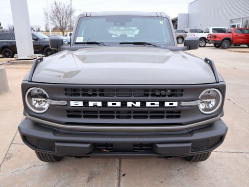 New 2025 Ford Bronco 4-Door image 9