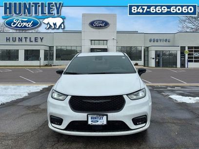Used 2024 Chrysler Pacifica Limited
