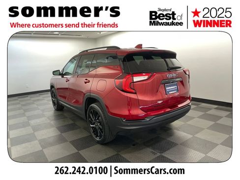 Used 2023 GMC Terrain SLE w/ Driver Convenience Package AWD/4WD image 3