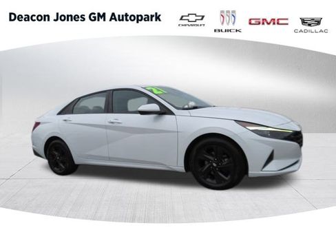 Used 2021 Hyundai Elantra SEL image 1