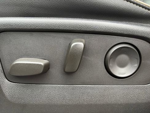 Used 2024 Chevrolet Tahoe Premier image 13