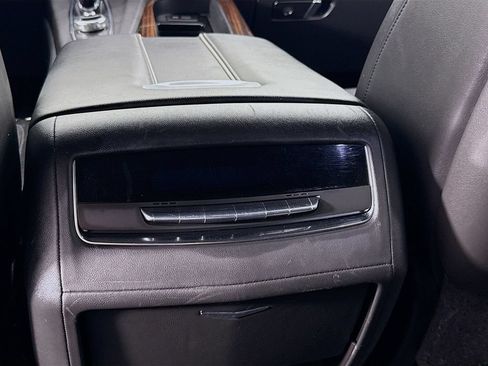 Used 2022 Cadillac Escalade ESV Premium Luxury AWD/4WD image 26