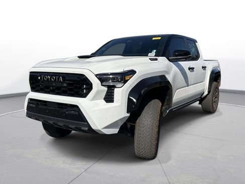 Used 2025 Toyota Tacoma TRD Pro image 2