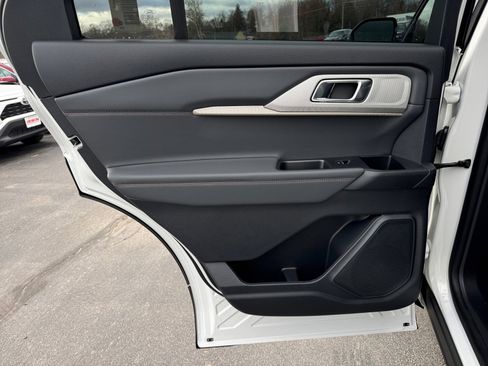 New 2026 Ford Explorer Active w/ Active Comfort Package image 25