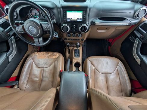 Used 2014 Jeep Wrangler Unlimited Sahara w/ Mopar Chrome Edition Group image 18