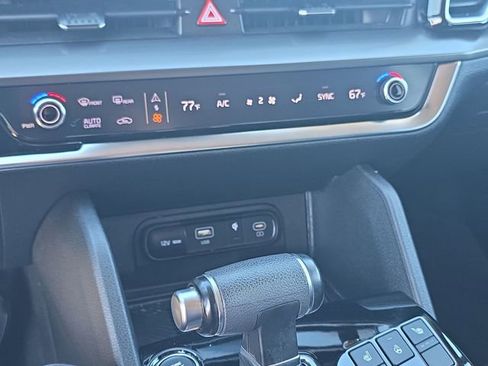 Used 2023 Kia Sportage EX AWD/4WD image 19