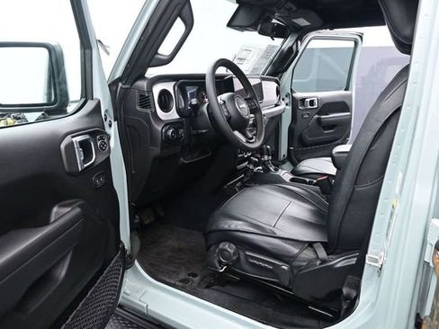 Used 2024 Jeep Wrangler Unlimited Sport AWD/4WD image 9