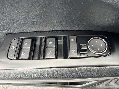 Used 2020 Kia Soul LX FWD image 11