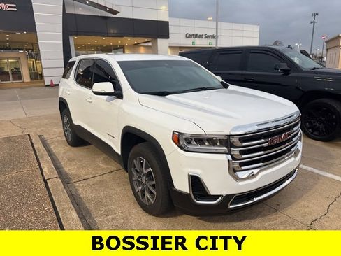 Certified 2023 GMC Acadia SLE w/ LPO, Floor Liner Package image 3