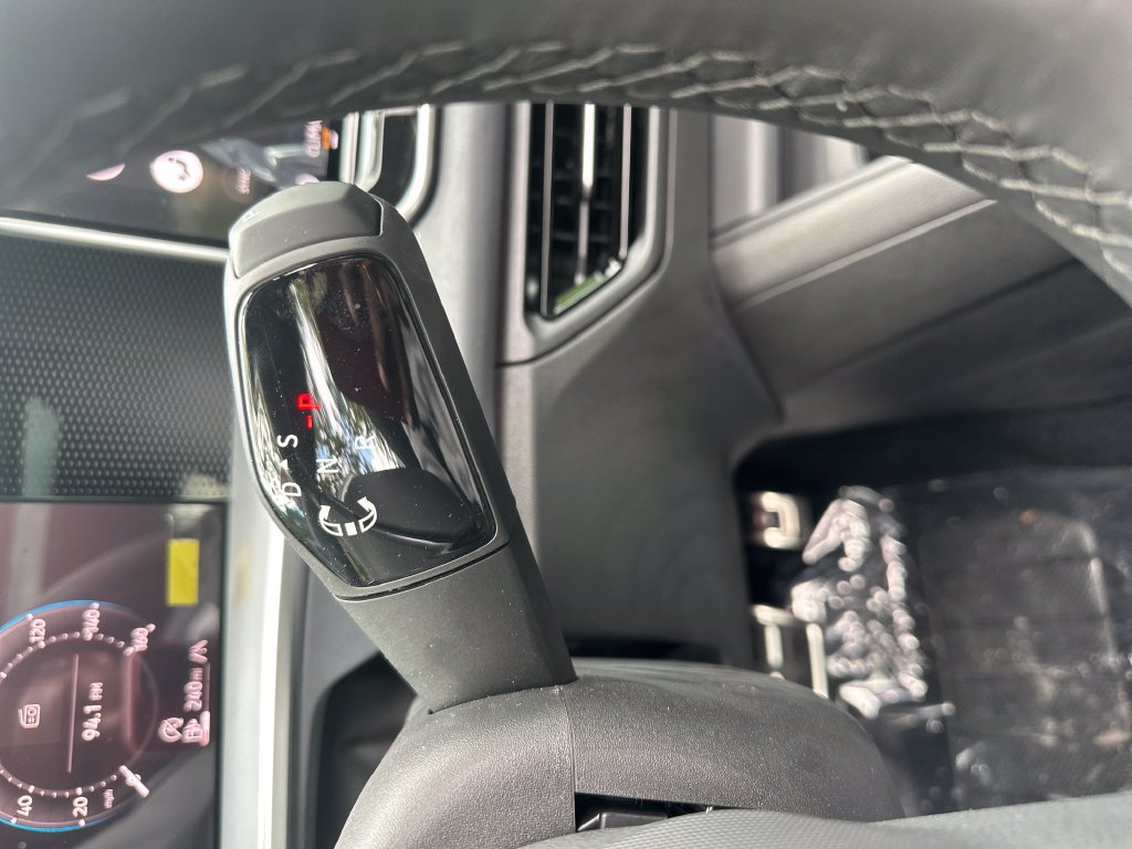 New 2026 Volkswagen Tiguan SE R-Line AWD/4WD image 16