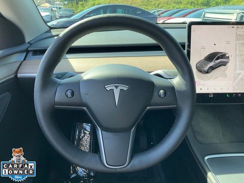 Used 2025 Tesla Model Y Long Range image 38