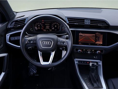 Used 2022 Audi Q3 2.0T Premium Plus image 16