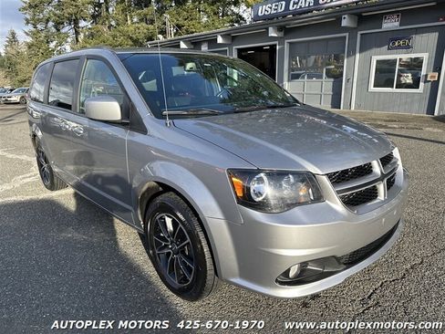 Used 2019 Dodge Grand Caravan GT image 1