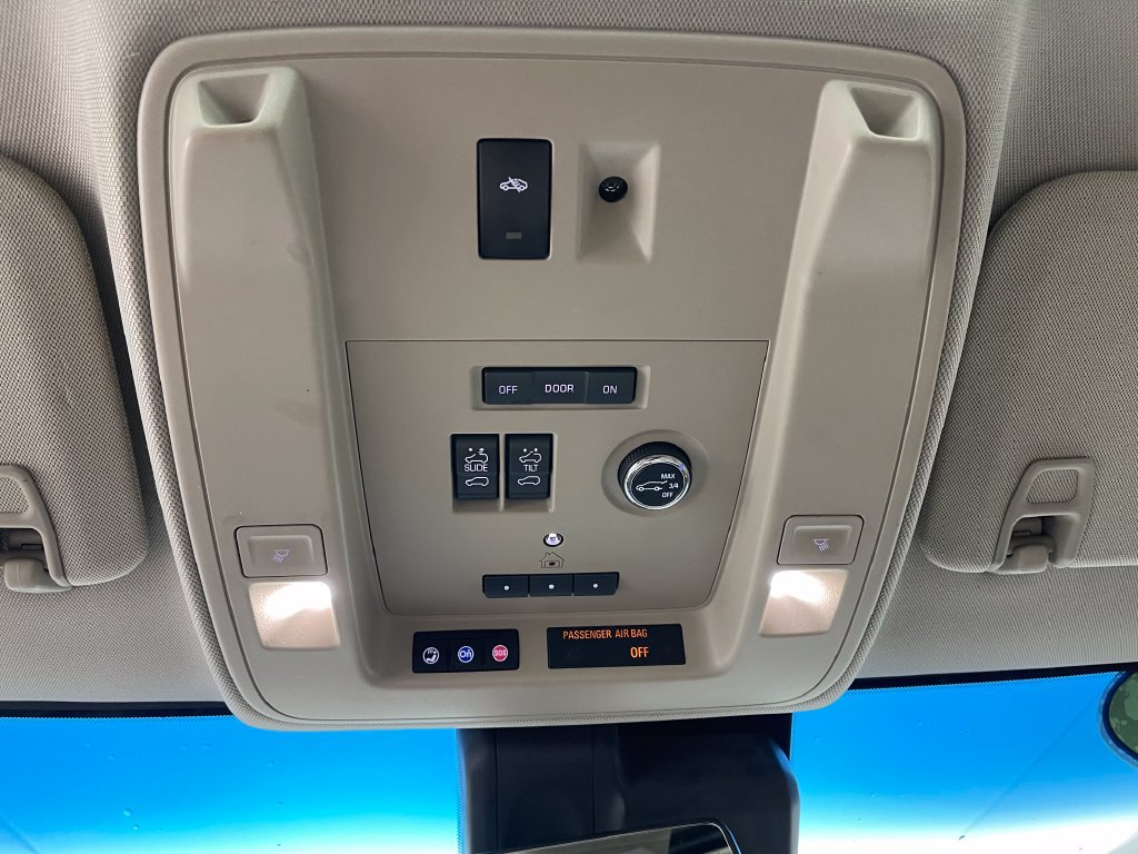 Used 2018 Cadillac Escalade ESV Premium Luxury AWD/4WD image 21