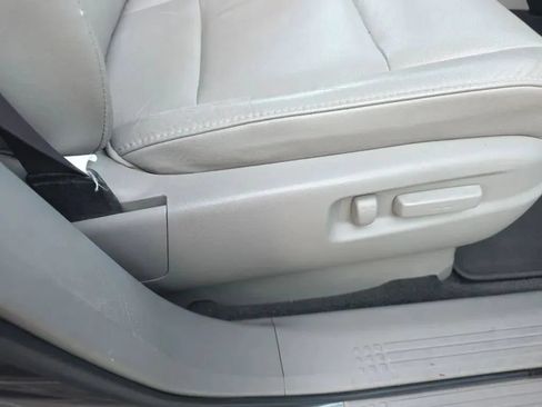 Used 2010 Honda Pilot Touring image 19