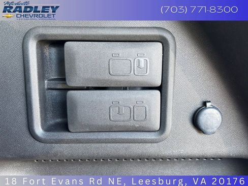 Used 2018 Chevrolet Equinox LT image 16