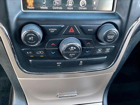 Used 2015 Jeep Grand Cherokee Laredo w/ Quick Order Package 23E AWD/4WD image 32