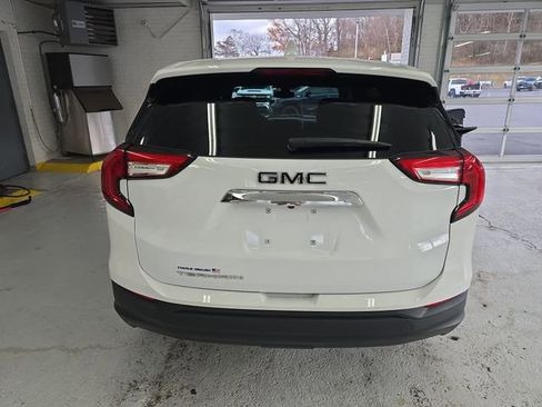 Certified 2022 GMC Terrain SLE image 4