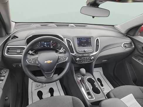 Used 2024 Chevrolet Equinox LT AWD/4WD image 9