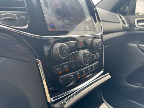 Used 2020 Jeep Grand Cherokee Altitude image 15