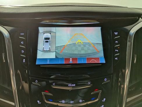 Used 2017 Cadillac Escalade ESV Premium Luxury image 5