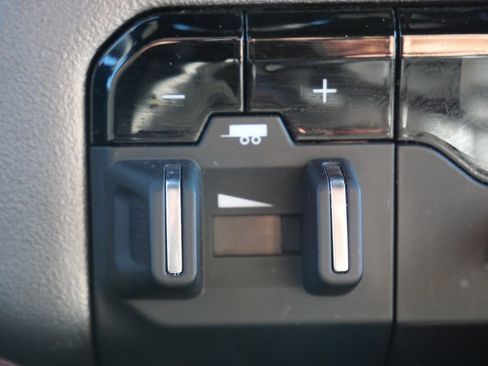 Used 2024 RAM 3500 Big Horn image 24