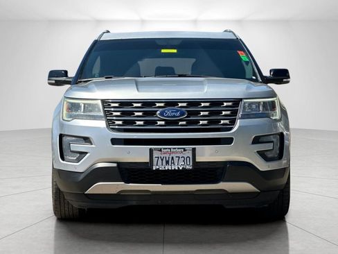 Used 2017 Ford Explorer XLT w/ Equipment Group 202A FWD image 8
