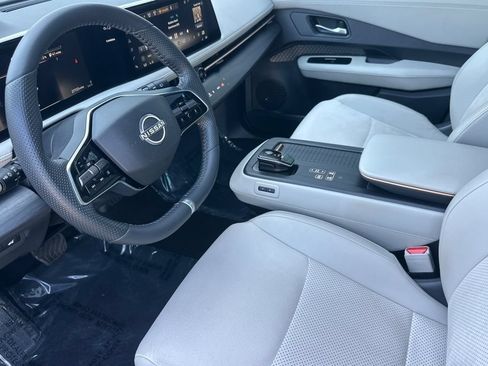 Used 2024 Nissan Ariya FWD image 9