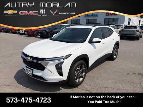 New 2026 Chevrolet Trax LT w/ Sunroof Package FWD image 1