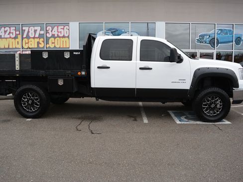 Used 2010 GMC Sierra 3500 SLE image 10
