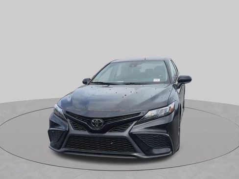 Used 2023 Toyota Camry SE FWD image 3