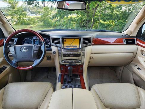 Used 2010 Lexus LX 570 4WD image 21