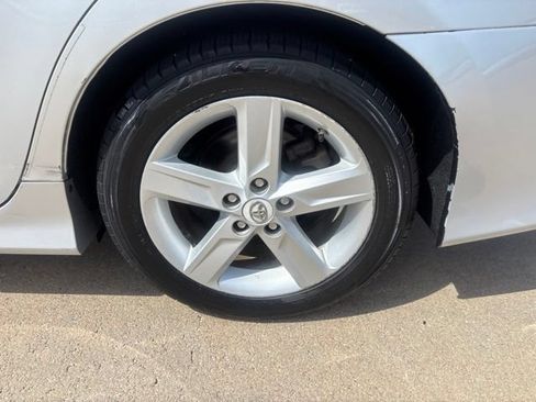 Used 2012 Toyota Camry SE FWD image 15