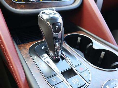 New 2025 Bentley Bentayga image 29