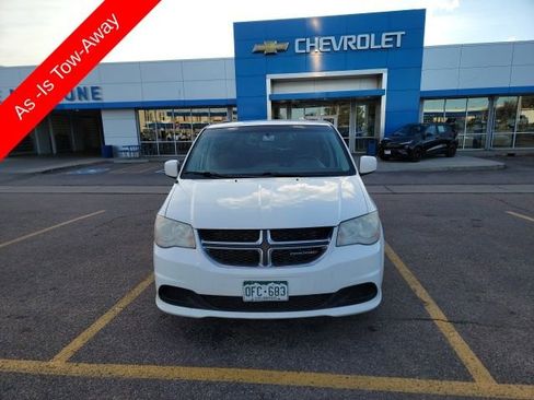 Used 2013 Dodge Grand Caravan SXT image 2