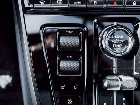 Used 2025 Aston Martin DBX 707 image 65