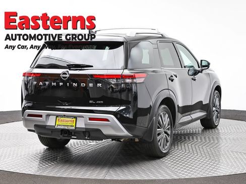 Used 2025 Nissan Pathfinder SL w/ SL Premium Package AWD/4WD image 5