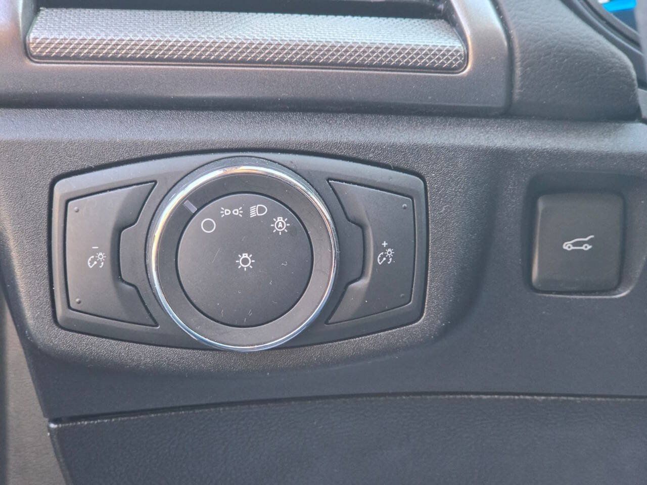 Used 2020 Ford Fusion S FWD image 37