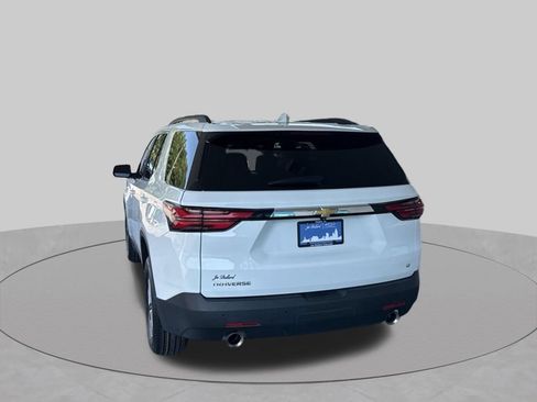 Used 2023 Chevrolet Traverse LT FWD image 7