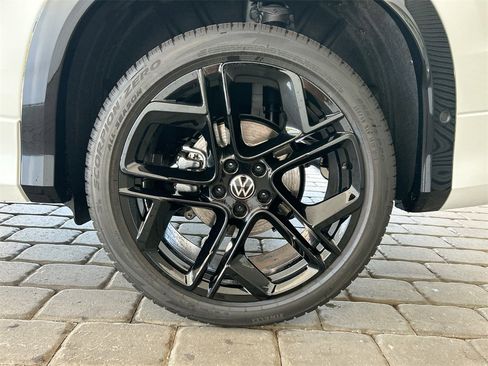 New 2026 Volkswagen Tiguan SE R-Line image 48