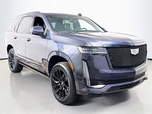 Used 2023 Cadillac Escalade Sport Platinum w/ LPO, ONYX Package image 3