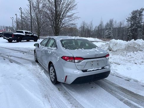 Used 2023 Toyota Corolla LE w/ Carpet Mat Package (TMS) image 6