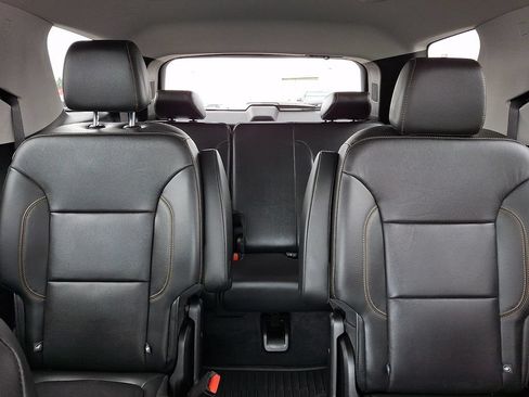 Used 2019 Chevrolet Traverse LT FWD image 20