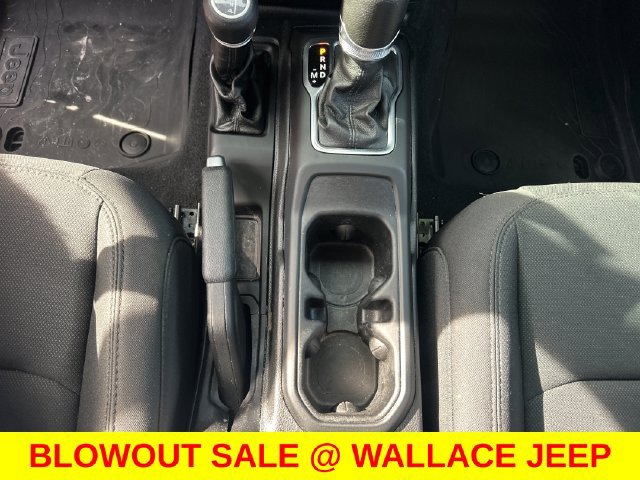Used 2022 Jeep Wrangler Sport AWD/4WD image 18
